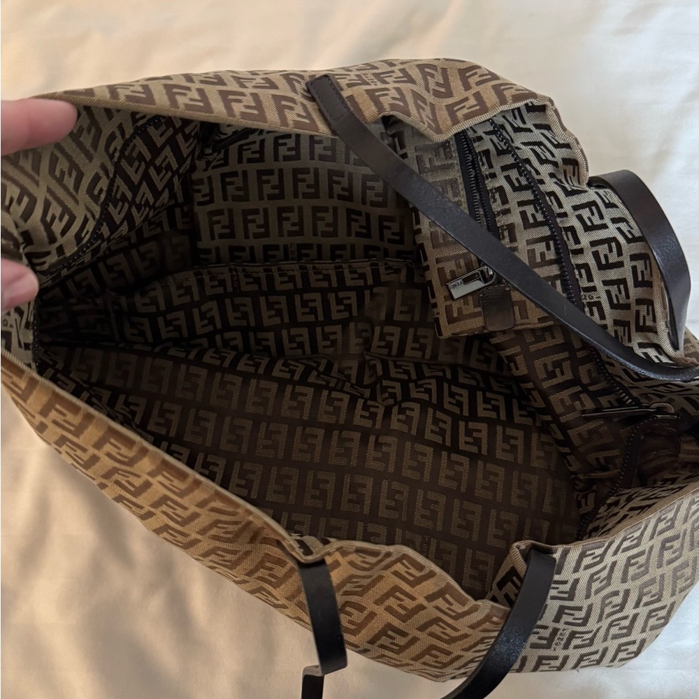 Brown Fendi tote bag bought from the real real, unable to provide authentication - Picture 2 of 2